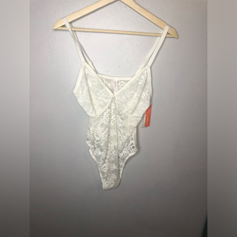 Colsie Lace Cream Bodysuit Women One Piece Size Medium